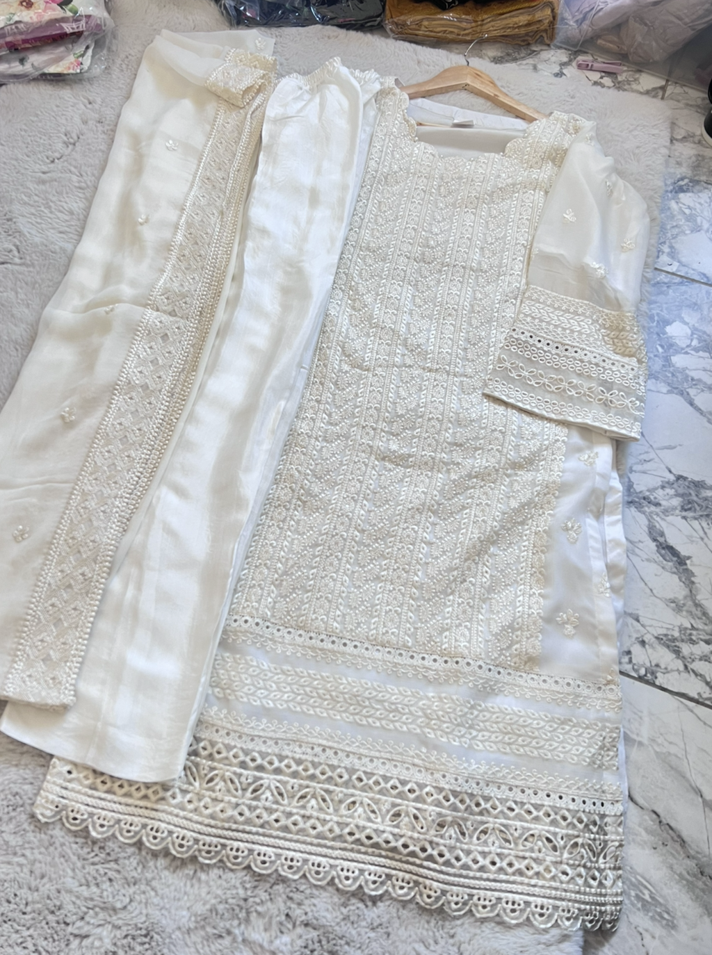 Off-White Chiffon Traditional 3-Piece Suit